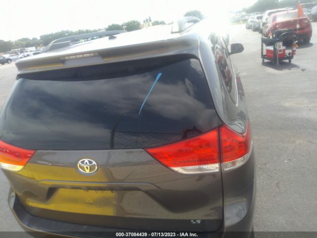 5TDKK3DC9ES433880 Toyota SIENNA LE