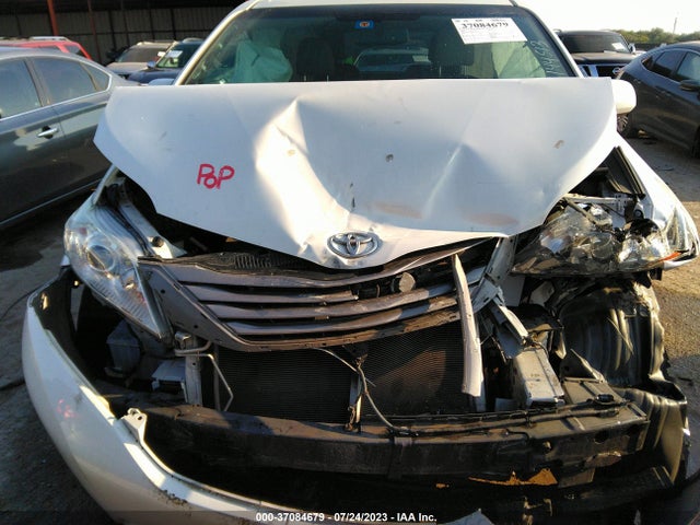 2015 TOYOTA SIENNA XLE/XLE AAS/LTD VIN: 5TDYK3DCXFS605653