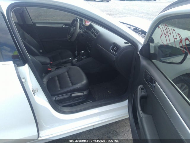 3VWD17AJ4FM323971 Volkswagen Jetta Sedan 1.8t Se W/connectivity