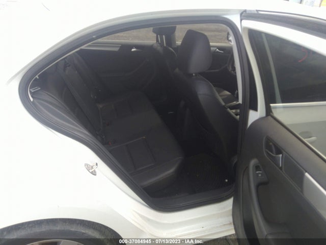 3VWD17AJ4FM323971 Volkswagen Jetta Sedan 1.8t Se W/connectivity