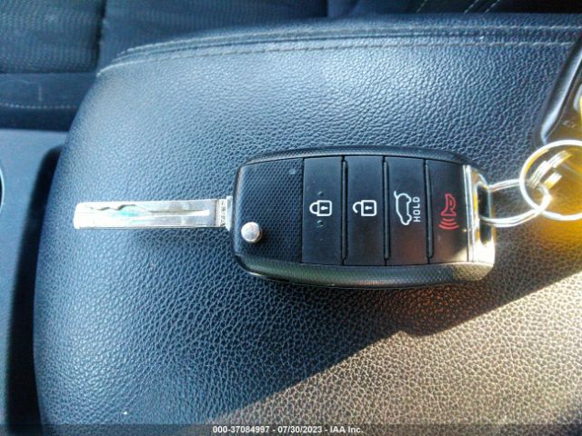 KNDPMCAC1H7163899 KIA Sportage Lx