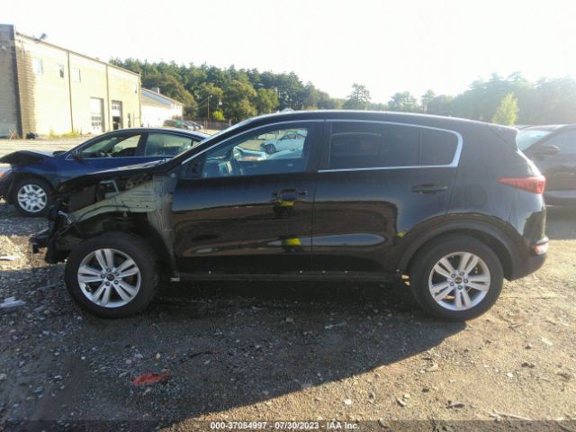 KNDPMCAC1H7163899 KIA Sportage Lx