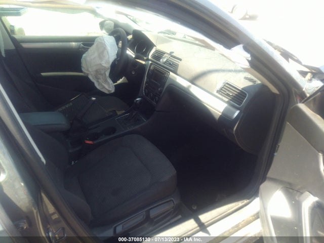 1VWAT7A37HC024347 Volkswagen Passat 1.8t S