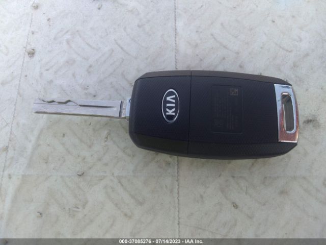 KNDJN2A28K7695162 KIA Soul Base