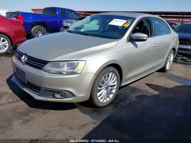 3VWLL7AJ2EM318353 Volkswagen Jetta Sedan Tdi W/premium/nav