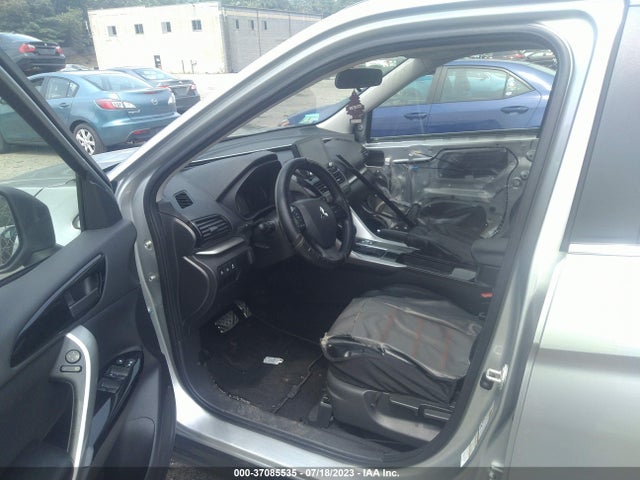 JA4ATVAA5NZ051376 Mitsubishi Eclipse Cross Le