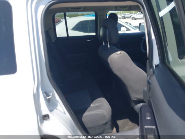 1C4NJPBA4FD343008 Jeep Patriot Altitude Edition