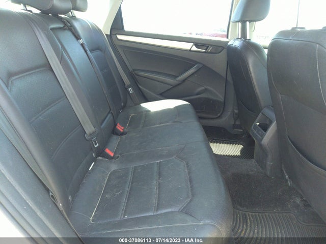 1VWAT7A3XFC109163 Volkswagen Passat 1.8t Limited Edition