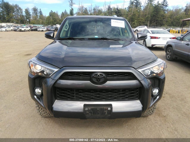 Toyota 4RUNNER SR5 2018 JTEBU5JR9J5526103 Image 4