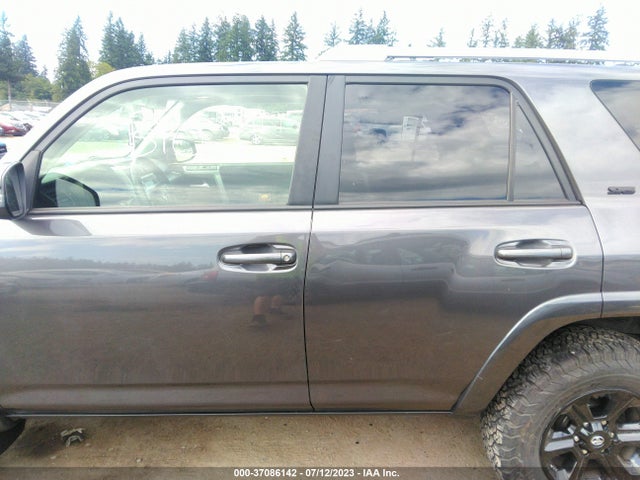 Toyota 4RUNNER SR5 2018 JTEBU5JR9J5526103 Image 6