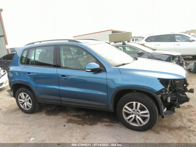 WVGAV7AX8HK009938 Volkswagen TIGUAN