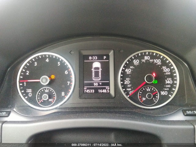 WVGAV7AX8HK009938 Volkswagen TIGUAN