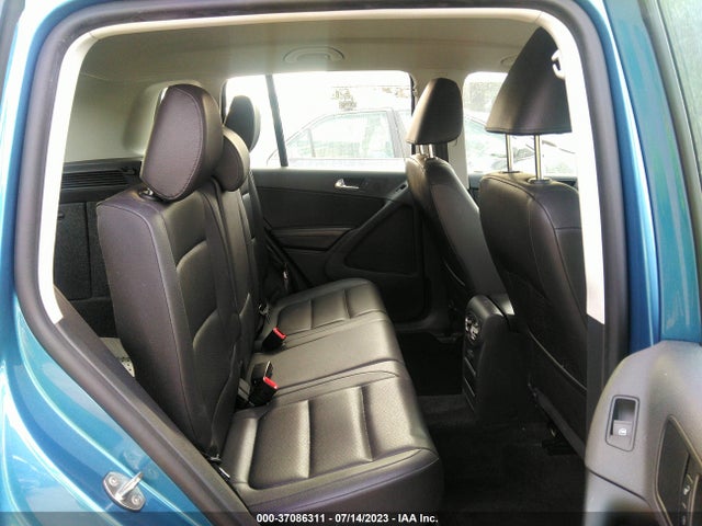 WVGAV7AX8HK009938 Volkswagen TIGUAN