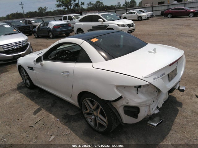2015 Mercedes-Benz SLK-Class, VIN: WDDPK4HA3FF096621