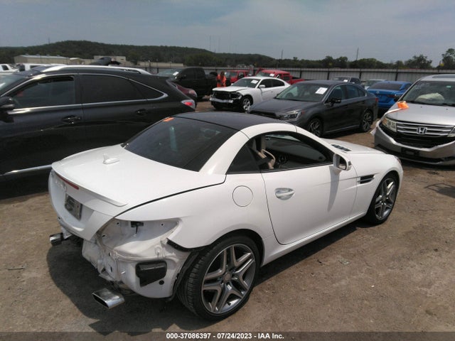 2015 Mercedes-Benz SLK-Class, VIN: WDDPK4HA3FF096621