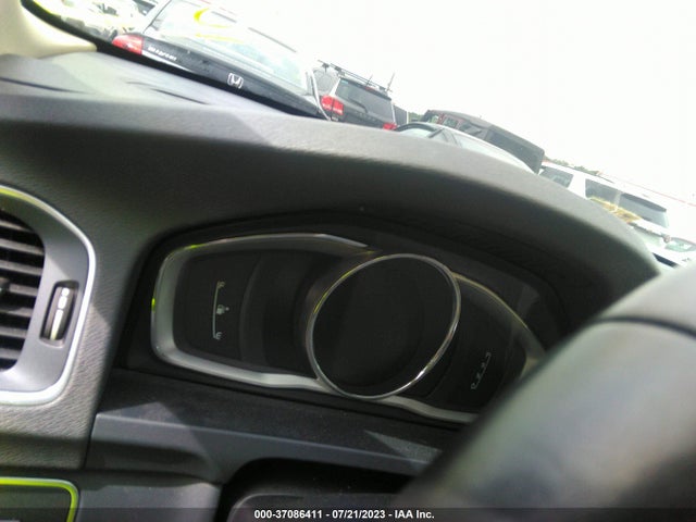 2015 Volvo V60, VIN: YV4612HK7F1001588