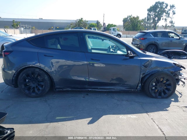 Tesla Model Y Long Range 2021 5YJYGDEE7MF243158 Image 5