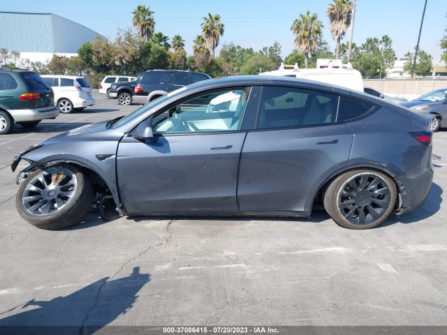 Tesla Model Y Long Range 2021 5YJYGDEE7MF243158 Image 6