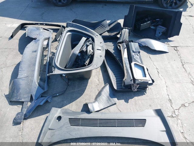 Tesla Model Y Long Range 2021 5YJYGDEE7MF243158 Image 3