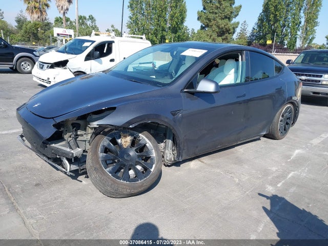 Tesla Model Y Long Range 2021 5YJYGDEE7MF243158 Image 2