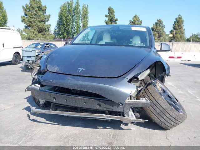 Tesla Model Y Long Range 2021 5YJYGDEE7MF243158 Image 14