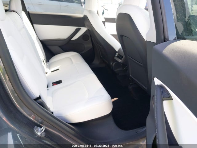 Tesla Model Y Long Range 2021 5YJYGDEE7MF243158 Image 16