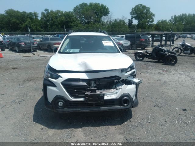 4S4BTADC8P3213938 Subaru Outback Premium
