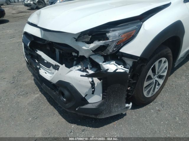 4S4BTADC8P3213938 Subaru Outback Premium