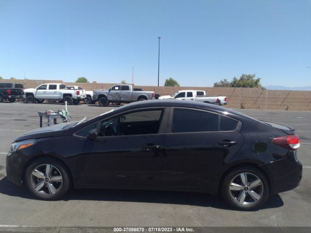 3KPFL4A70JE219098 KIA FORTE S