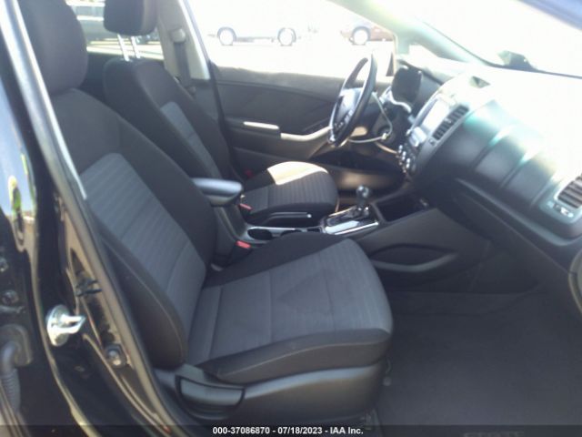 3KPFL4A70JE219098 KIA FORTE S