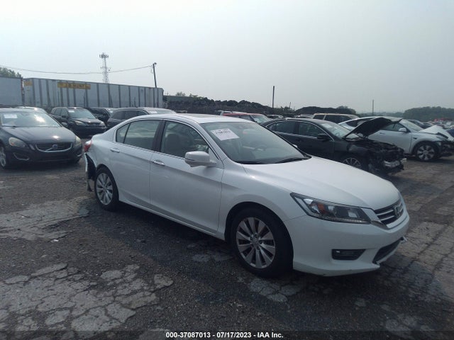 2015 1HGCR2F82FA076271 main image