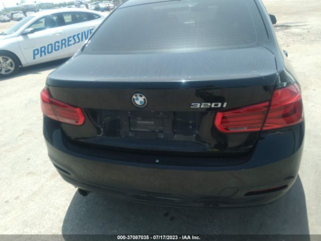 WBA8E1G57JNU90627 BMW 3 Series 320i