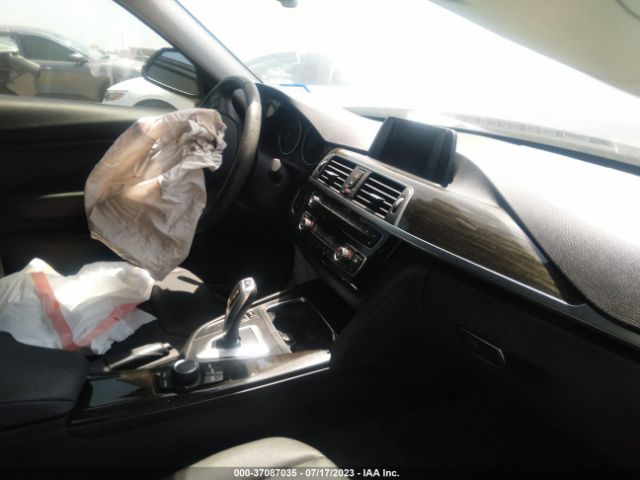 WBA8E1G57JNU90627 BMW 3 Series 320i