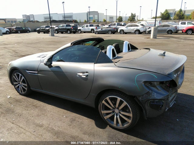 2017 Mercedes-Benz SLK-Class, VIN: WDDPK3JA4HF130167