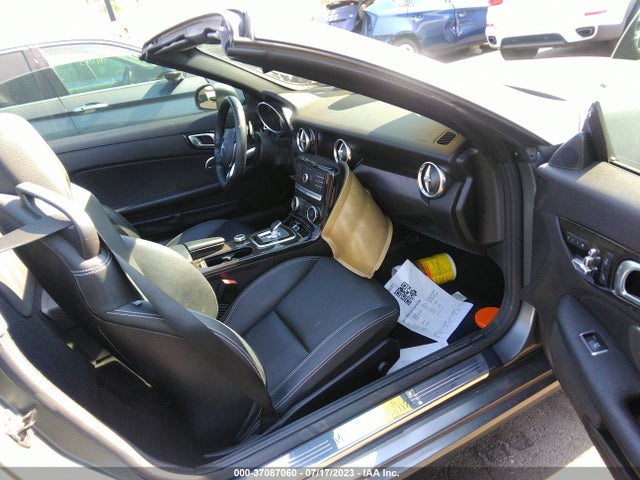 2017 Mercedes-Benz SLK-Class, VIN: WDDPK3JA4HF130167
