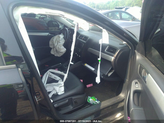 3VWD17AJ3EM440911 Volkswagen Jetta Sedan Se
