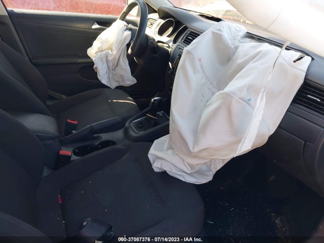3VW2K7AJ4FM424951 Volkswagen Jetta Sedan 2.0l S W/technology