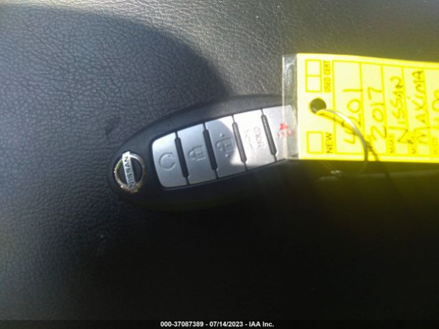 1N4AA6AP4HC394201 Nissan Maxima Platinum