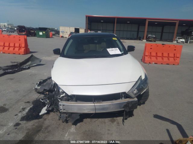 1N4AA6AP4HC394201 Nissan Maxima Platinum