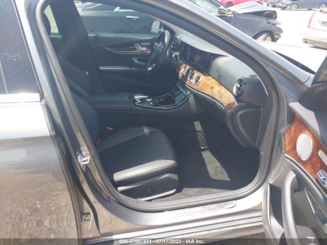 WDDZF4JB4HA098863 Mercedes-Benz E-class E 300