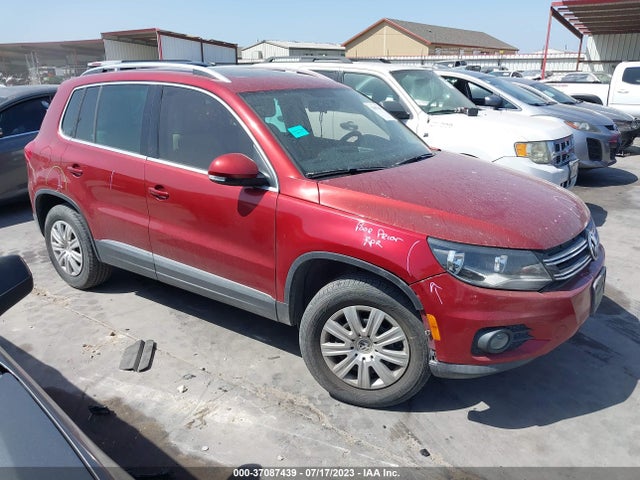 2012 VOLKSWAGEN TIGUAN SE W/SUNROOF & NAV VIN: WVGAV7AX8CW002733