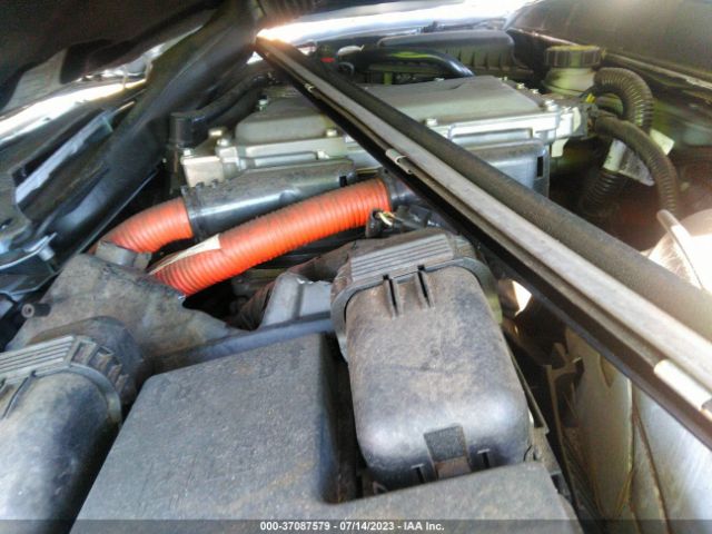 3FA6P0RU5GR240110 Ford Fusion Titanium Hybrid