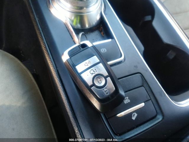 3FA6P0LU6KR220725 Ford Fusion Hybrid Se