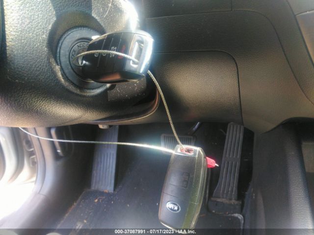 3KPFK4A79HE073698 KIA FORTE LX