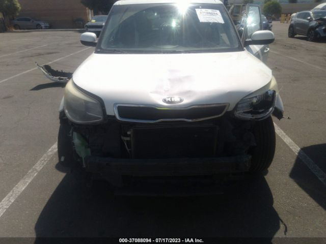 KNDJN2A28F7215384 KIA Soul Base