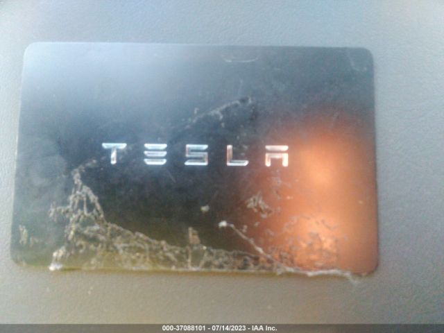 5YJ3E1EA8PF587145 Tesla MODEL 3