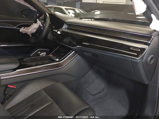 2020 AUDI S8 WAU8SBF80LN009095 Photo 4
