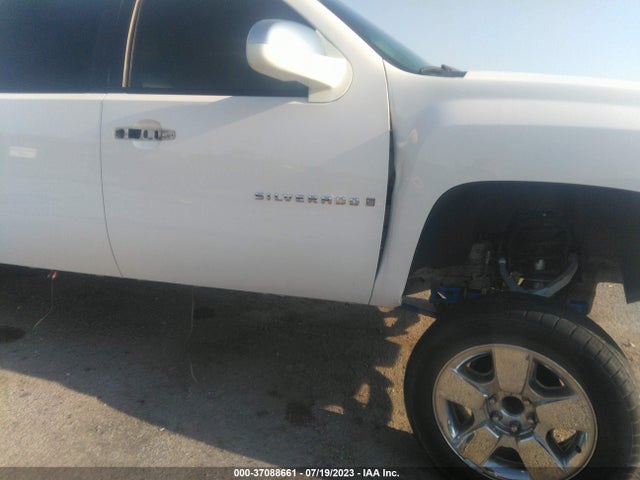 2009 CHEVROLET SILVERADO 1500 LT VIN: 3GCEC23J49G137173