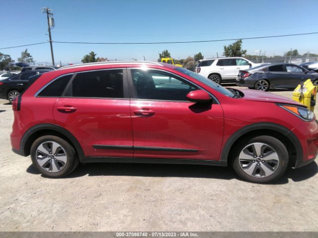 KNDCB3LC0H5045839 KIA NIRO LX
