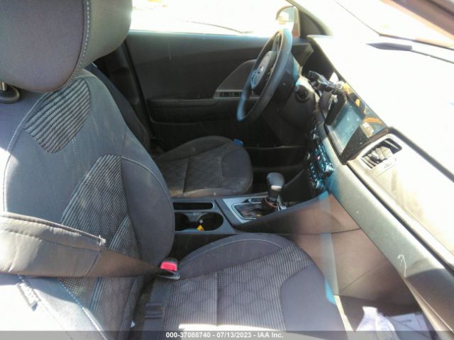 KNDCB3LC0H5045839 KIA NIRO LX